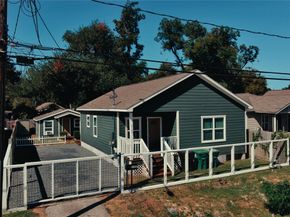 5105 Chapman Street, Houston TX 77009