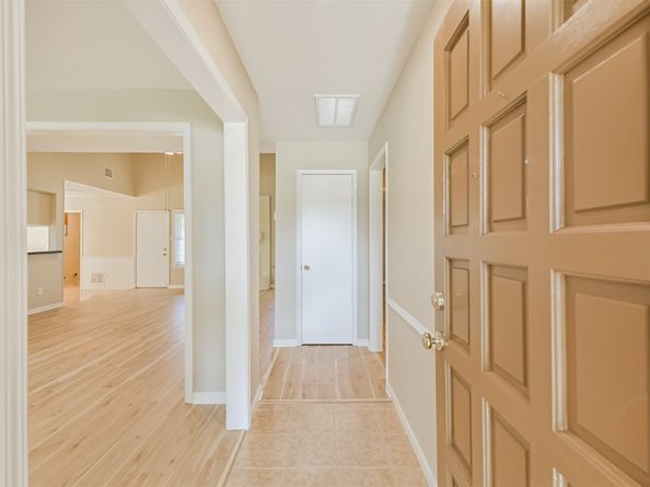 9314 Roos Road, Houston TX 77036