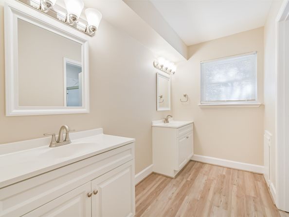 9314 Roos Road, Houston TX 77036