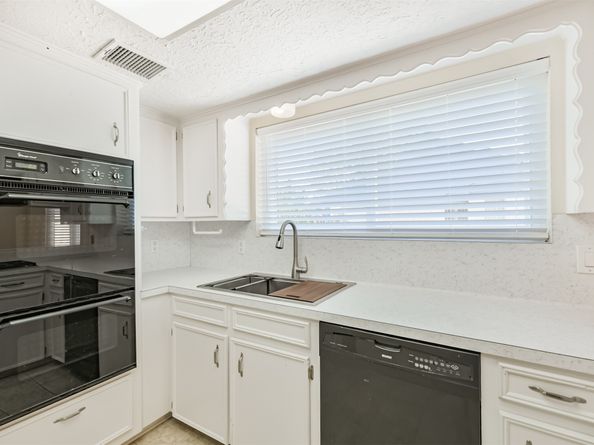 9314 Roos Road, Houston TX 77036