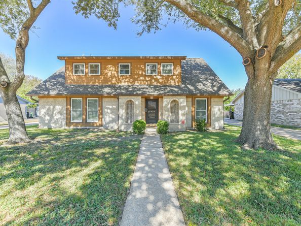 9314 Roos Road, Houston TX 77036