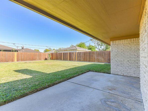 9314 Roos Road, Houston TX 77036