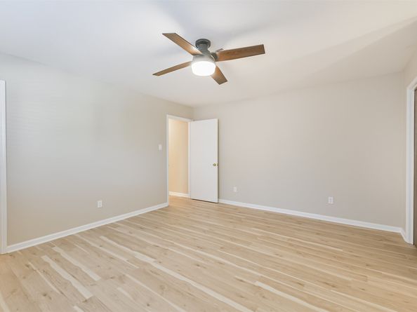 9314 Roos Road, Houston TX 77036