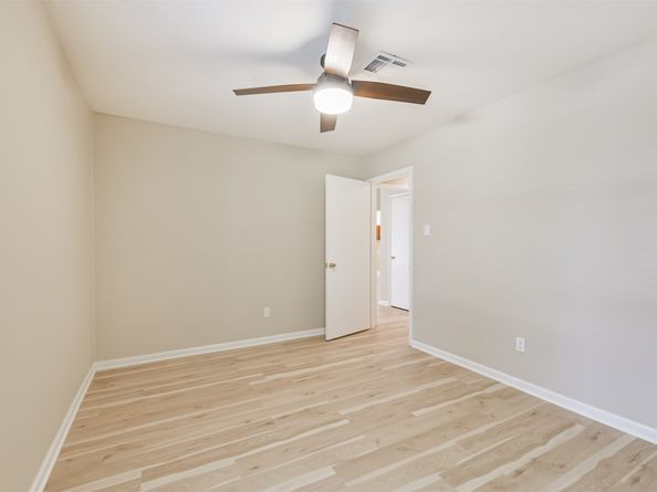 9314 Roos Road, Houston TX 77036