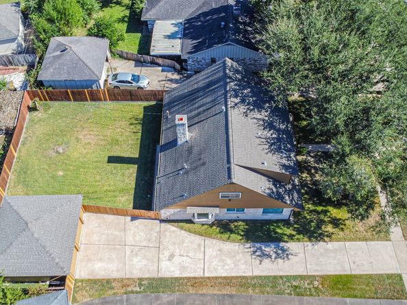 9314 Roos Road, Houston TX 77036