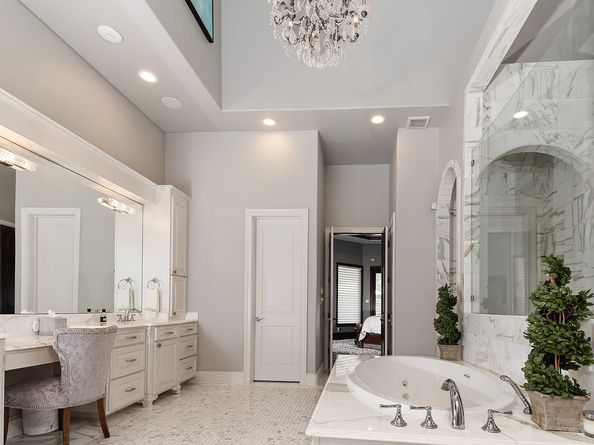 2 Lace Point, The Woodlands TX 77382