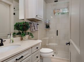 2 Lace Point, The Woodlands TX 77382