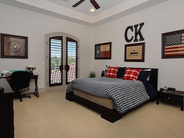 2 Lace Point, The Woodlands TX 77382