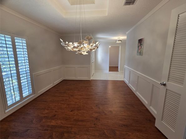 418 Longview Drive, Sugar Land TX 77478