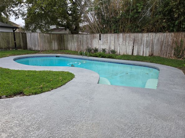 418 Longview Drive, Sugar Land TX 77478