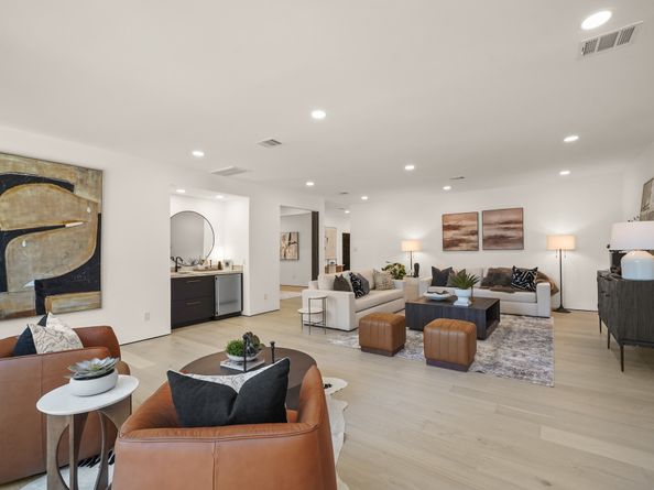 5207 Braesheather Drive, Houston TX 77096