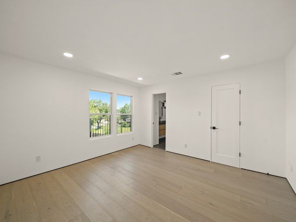 5207 Braesheather Drive, Houston TX 77096