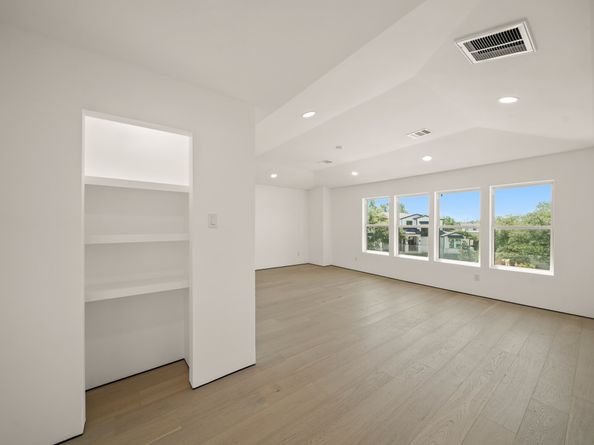 5207 Braesheather Drive, Houston TX 77096