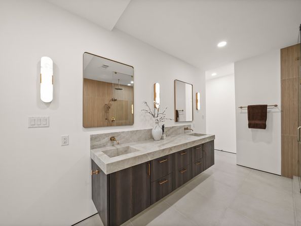 5207 Braesheather Drive, Houston TX 77096