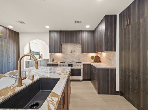 5207 Braesheather Drive, Houston TX 77096