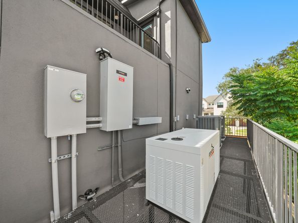 5207 Braesheather Drive, Houston TX 77096