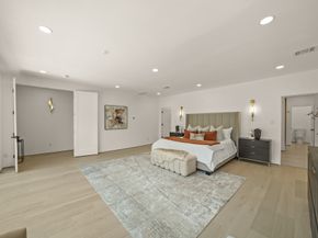 5207 Braesheather Drive, Houston TX 77096