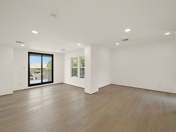 5207 Braesheather Drive, Houston TX 77096