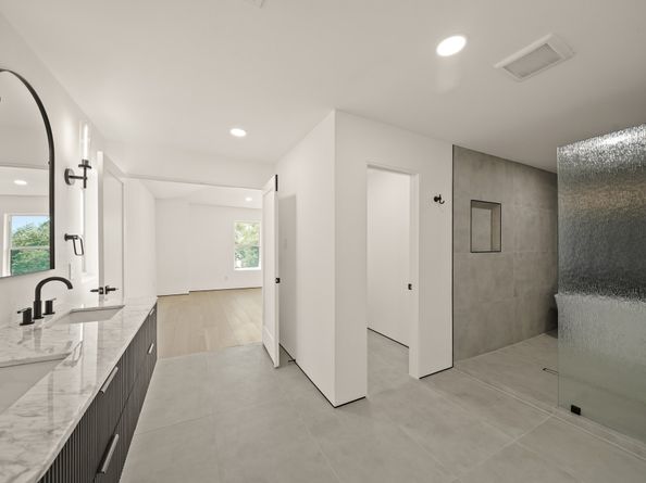 5207 Braesheather Drive, Houston TX 77096