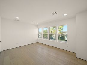 5207 Braesheather Drive, Houston TX 77096