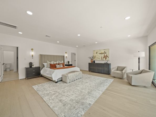 5207 Braesheather Drive, Houston TX 77096