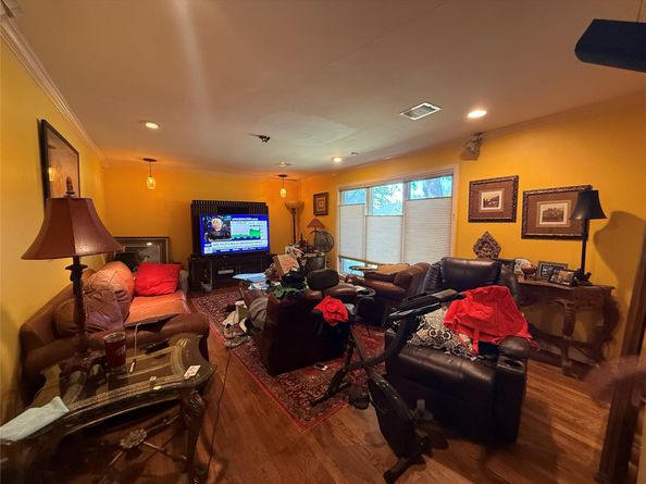 11127 Cedarhurst Drive, Houston TX 77096