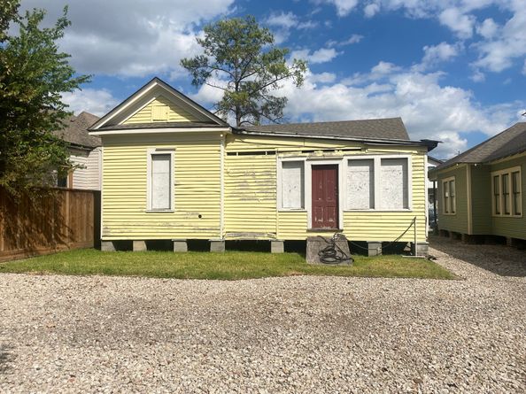 2005 Fulton Street, Houston TX 77009