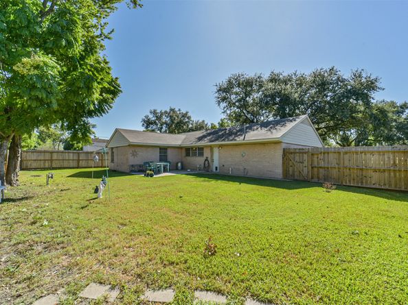 4558 Benning Drive, Houston TX 77035