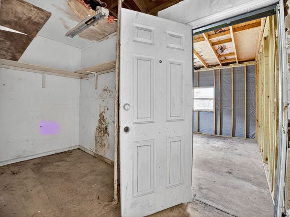 9022 Beverlyhill Street, Houston TX 77063