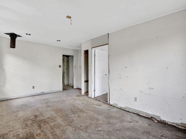 9022 Beverlyhill Street, Houston TX 77063