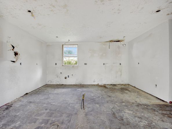 9022 Beverlyhill Street, Houston TX 77063