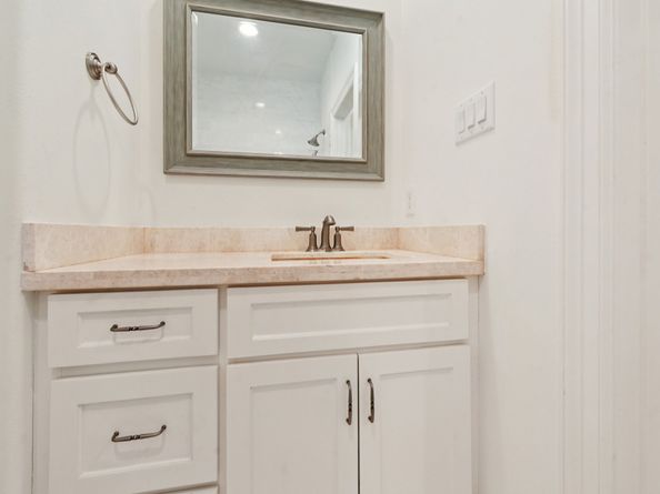 5636 Kiam Street B, Houston TX 77007