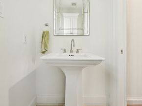 5636 Kiam Street B, Houston TX 77007