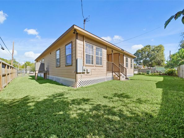 5602 Belmark Street, Houston TX 77033