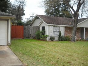 7230 Jadewood drive Drive, Houston TX 77088