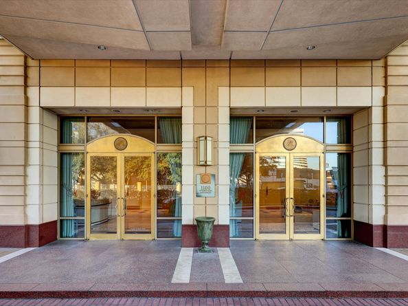 1100 Uptown Park Boulevard 102, Houston TX 77056