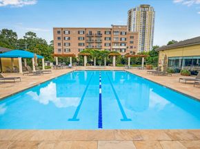 1100 Uptown Park Boulevard 102, Houston TX 77056