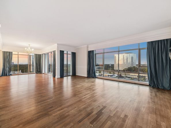 1100 Uptown Park Boulevard 102, Houston TX 77056