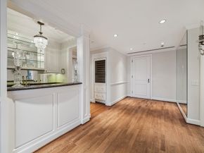 1100 Uptown Park Boulevard 102, Houston TX 77056