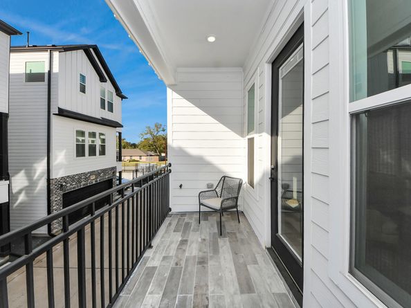 717 Marcella Street E, Houston TX 77091