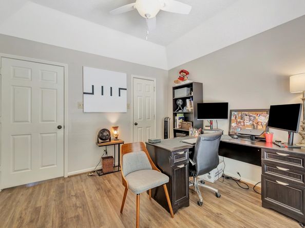 2806 Village Dale, Houston TX 77059