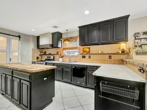 2806 Village Dale, Houston TX 77059