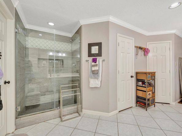 2806 Village Dale, Houston TX 77059