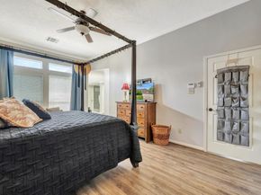 2806 Village Dale, Houston TX 77059