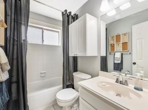 2806 Village Dale, Houston TX 77059