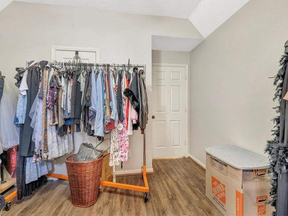 2806 Village Dale, Houston TX 77059