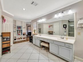 2806 Village Dale, Houston TX 77059