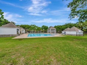 2806 Village Dale, Houston TX 77059