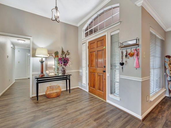 2806 Village Dale, Houston TX 77059