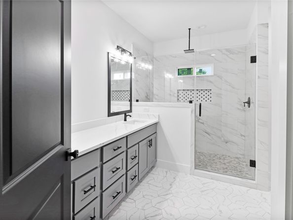 8136 Chateau Street, Houston TX 77028